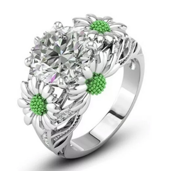 Jewelry - Size 7 Sunflower Green Ring NEW